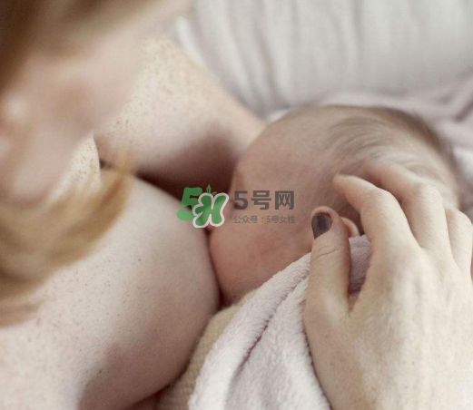 母乳喂养会积食吗？纯母乳喂养的宝宝会积食吗？