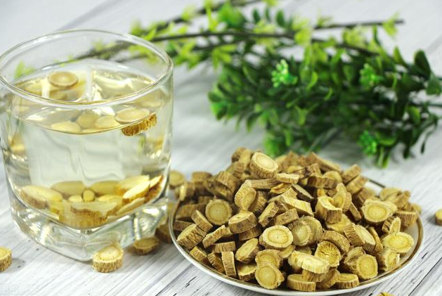黄芪山楂泡水喝的功效 一般用于清表敛