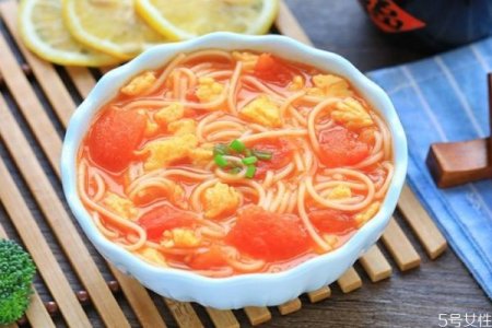 番茄鸡蛋面怎么煮 番茄鸡蛋面汤面的做法