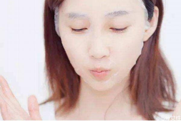 敷面膜的最佳时间是晚上还是白天 这些时间不适合敷面膜