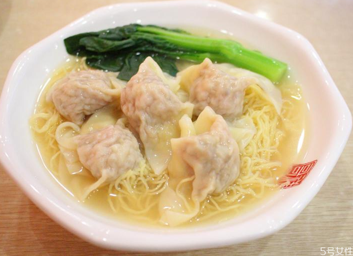 云吞面汤底用什么材料 云吞面汤底绝密配方