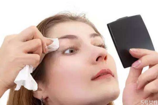 脸部卸妆可不可以用来卸眼妆 卸眼妆用什么卸的干净