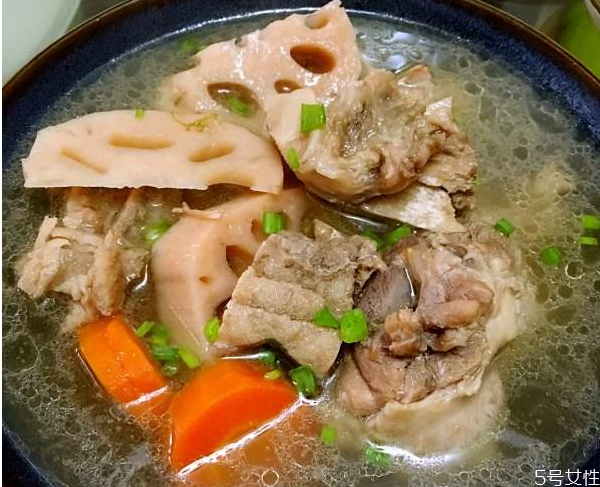莲藕排骨汤怎么做好喝 莲藕排骨汤用什么藕