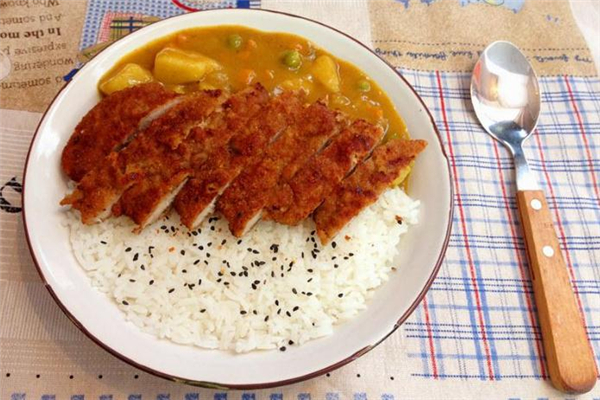 咖喱猪排饭怎么做 咖喱猪排饭用什么咖喱