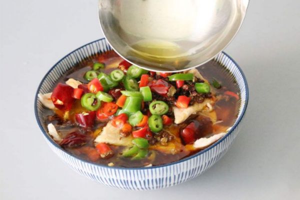 水煮肉片怎么做好吃 水煮肉片的简单做法