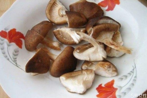 香菇应该怎么清洗 清洗香菇的方法