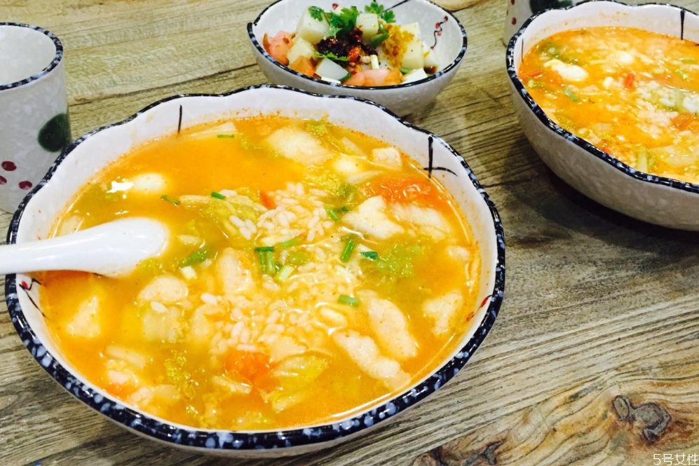 烫饭对身体有害吗 烫饭对胃的危害