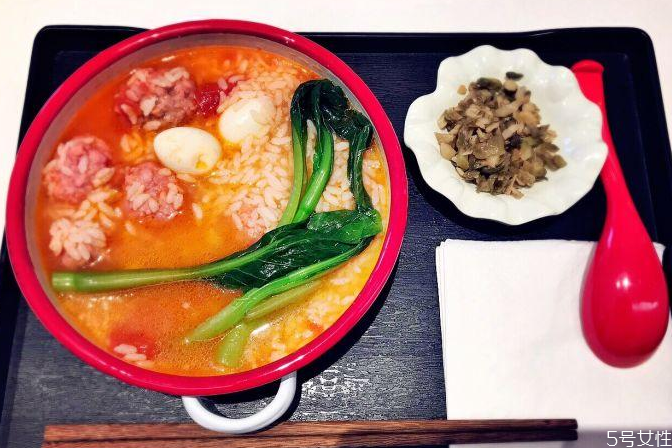 烫饭怎么做 西红柿鸡蛋烫饭
