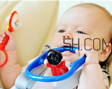 婴儿癫痫病的早期症状有哪些？婴幼儿贫血吃什么好呢？
