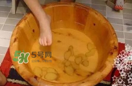 生姜泡脚怎么弄？生姜泡脚要去皮吗