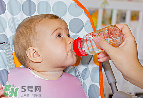 宝宝能喝矿泉水吗？矿泉水宝宝适合宝宝喝吗？
