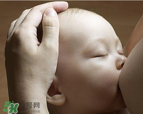 八月份可以断奶吗？8月份可以断奶吗？