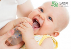 母乳和奶粉能混在一起吃吗？母乳和奶粉混合喂养好吗？