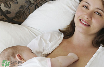 正常母乳是什么颜色？什么颜色的母乳营养高？