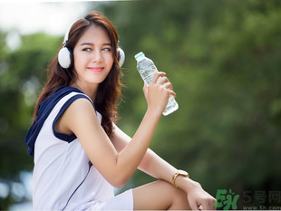 多吃碱性食物能让酸性体质改变吗 多吃碱性食物能让酸性体质改变吗