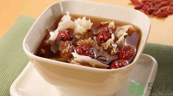 贫血吃什么补血？贫血吃阿胶好吗？