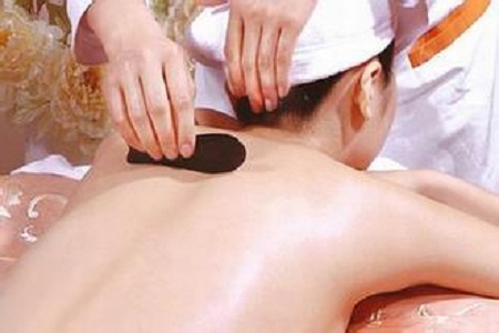 刮痧治疗失眠好方法 让失眠不再贪恋你