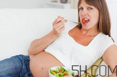 孕妇感冒鼻塞可以吃药吗？孕妇哪些食物不能吃？
