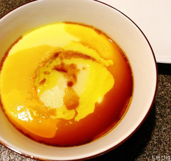 蒸鸡蛋羹要放油吗 蒸鸡蛋羹要注意什么