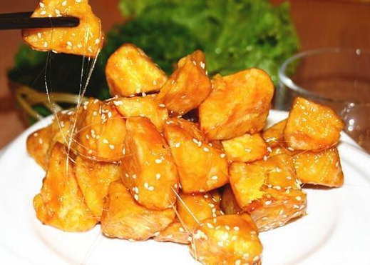 拔丝土豆的糖浆怎么熬 拔丝土豆熬糖技巧