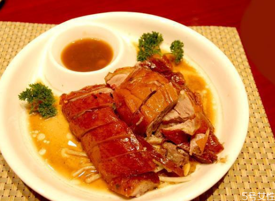 烧鸭是什么鸭 北京烤鸭和烧鸭的区别