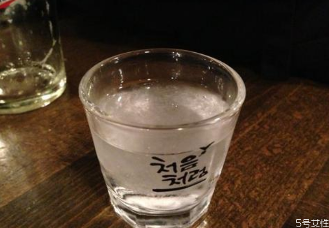 韩国烧酒什么味好喝 烧酒的选购方法