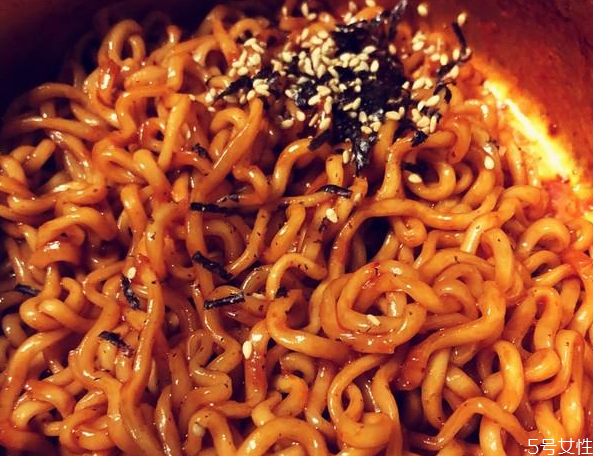 三养火鸡面为什么那么贵 火鸡面怎么火起来的
