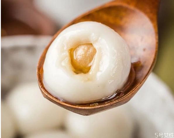 炸汤圆没有面包糠怎么办 炸汤圆不用面包糠的做法
