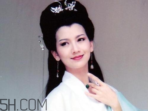 发际线不好看怎么修饰 完美解决6种发际线问题