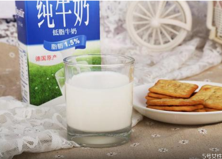 脱脂牛奶含糖吗 喝脱脂牛奶长血糖吗