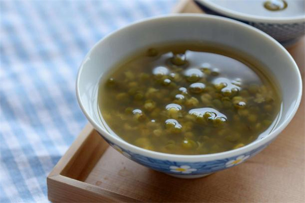 绿豆汤为什么会变黄 绿豆汤变黄还能吃吗