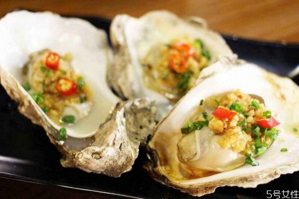 烤生蚝怎么做好吃 生蚝应该怎么烤入味