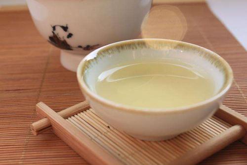 夏天喝白牡丹茶的好处 女性喝白牡丹茶的好处