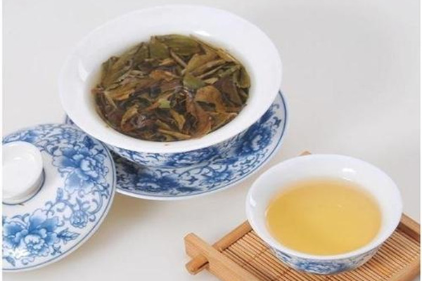 夏天喝白牡丹茶的好处 女性喝白牡丹茶的好处