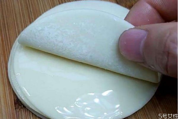 饺子皮发酵要多长时间 不用擀面杖快速擀出饺子皮
