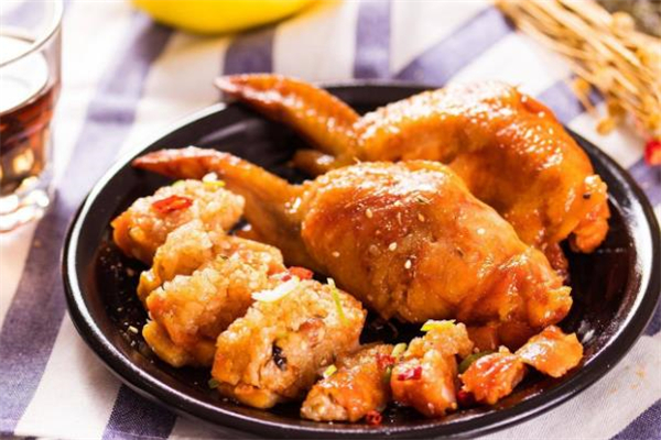 孕妇可以吃鸡翅包饭吗 减肥可以吃鸡翅包饭吗