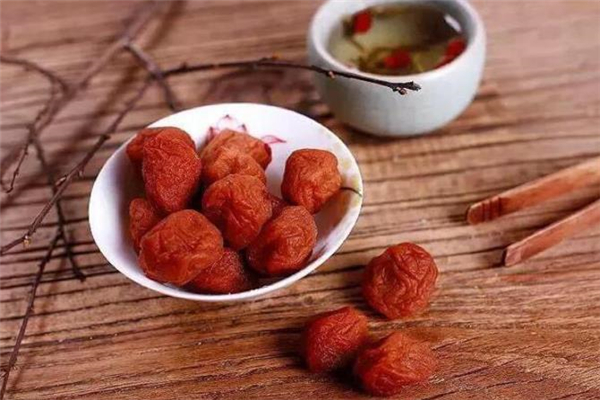 蜜饯和果脯的区别 蜜饯是怎么做出来的