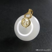 翡翠和和田玉哪个养人(和田玉有灵性对身体好)